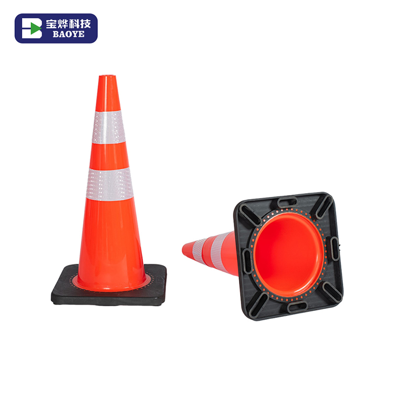 Cono de seguridad de PVC para carreteras de 36